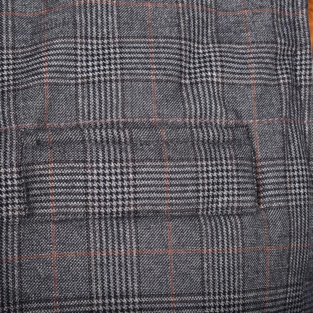GREY-WOOL-BLEND-CHECK-OF-PRINCE-WALES-REGULAR-FIT-GILET-3.jpg